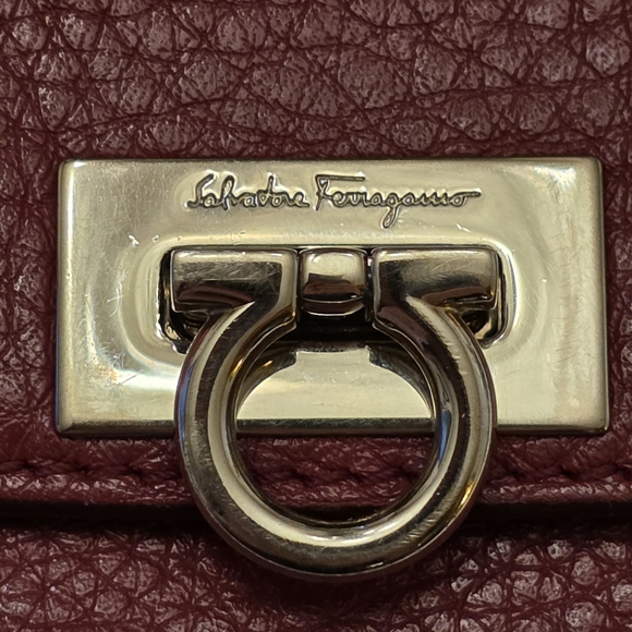 SALVATORE FERRAGAMO Burgundy Leather Ganchini Bifold Compact Wallet - Picture 2 of 16